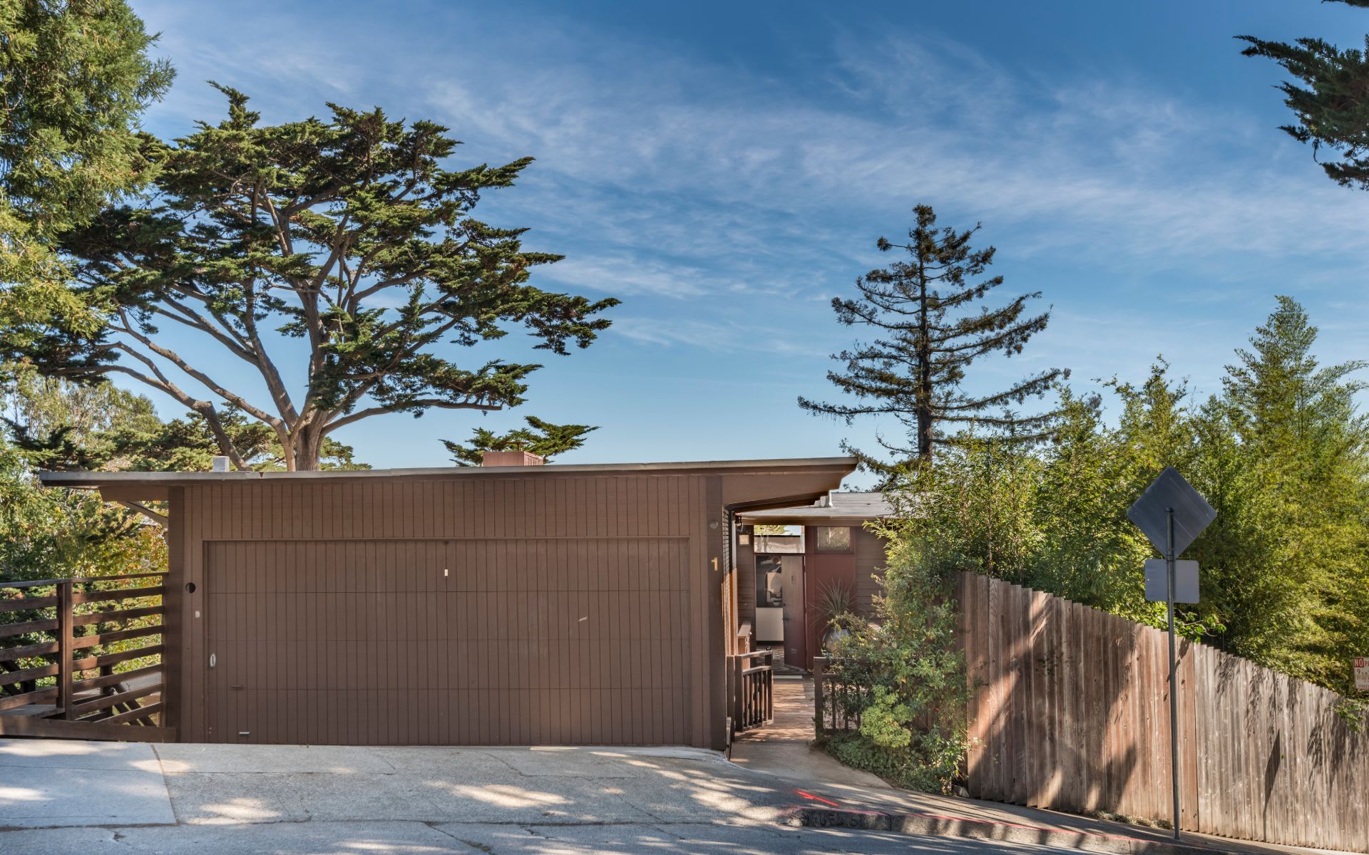 1 Miguel St
