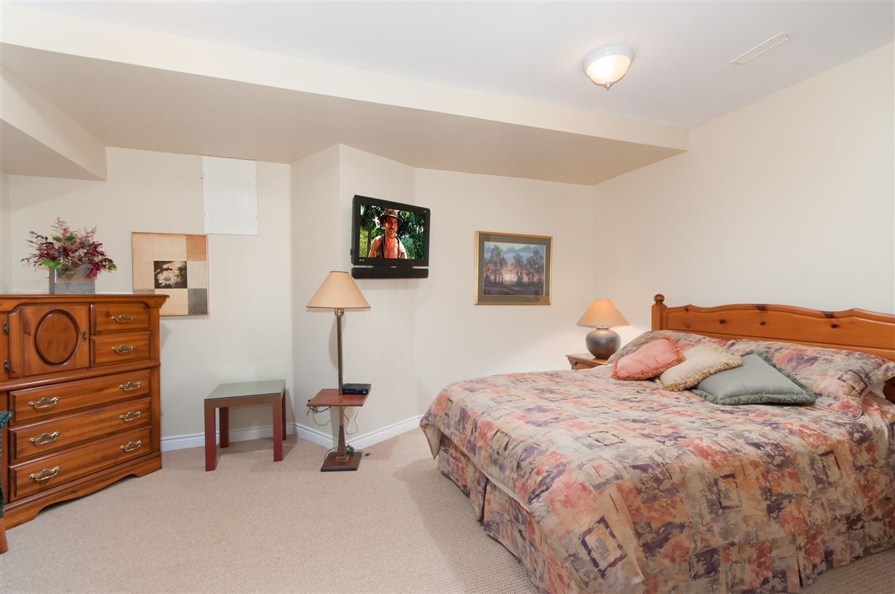 B 25 Glenmore Dr