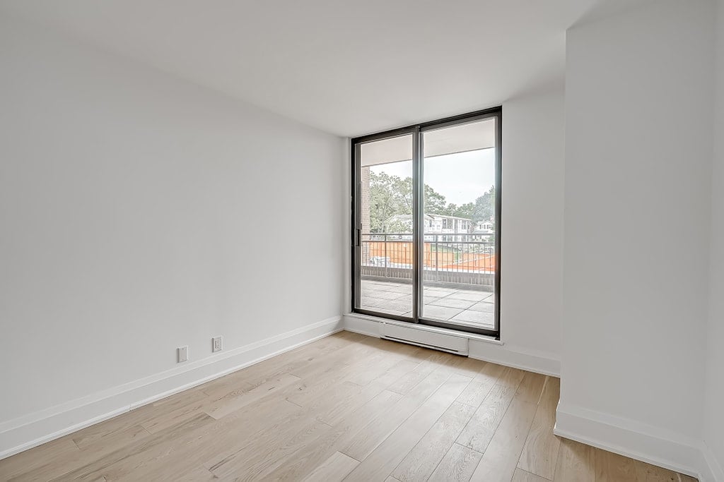 100 Lakeshore Road E Unit: 505