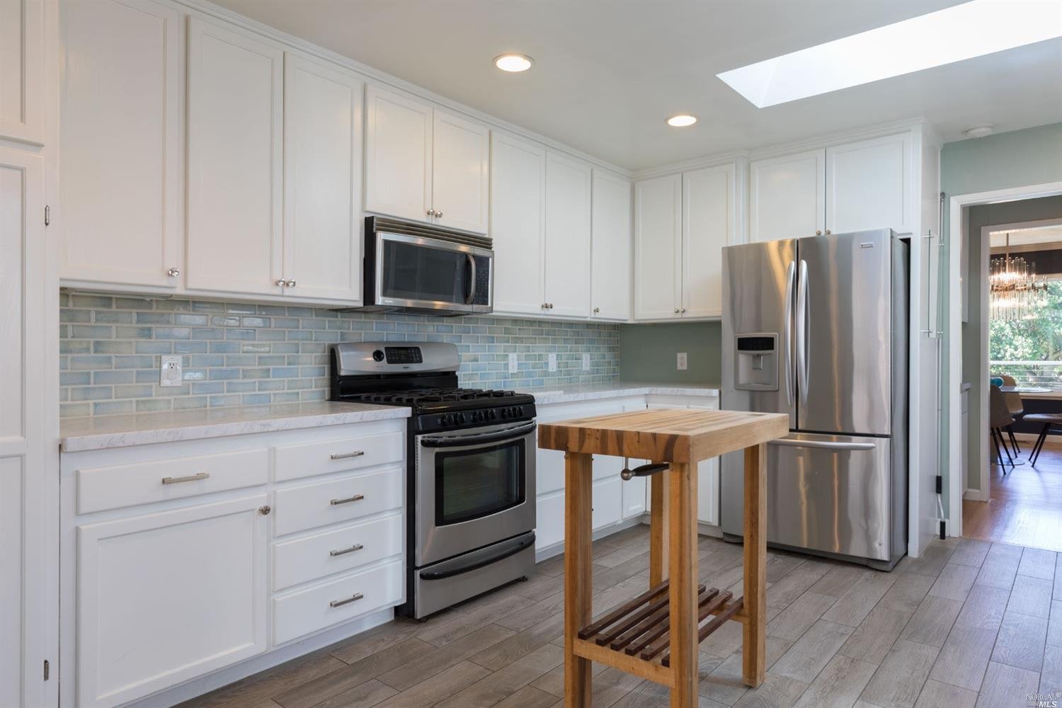 121 Oak Dr