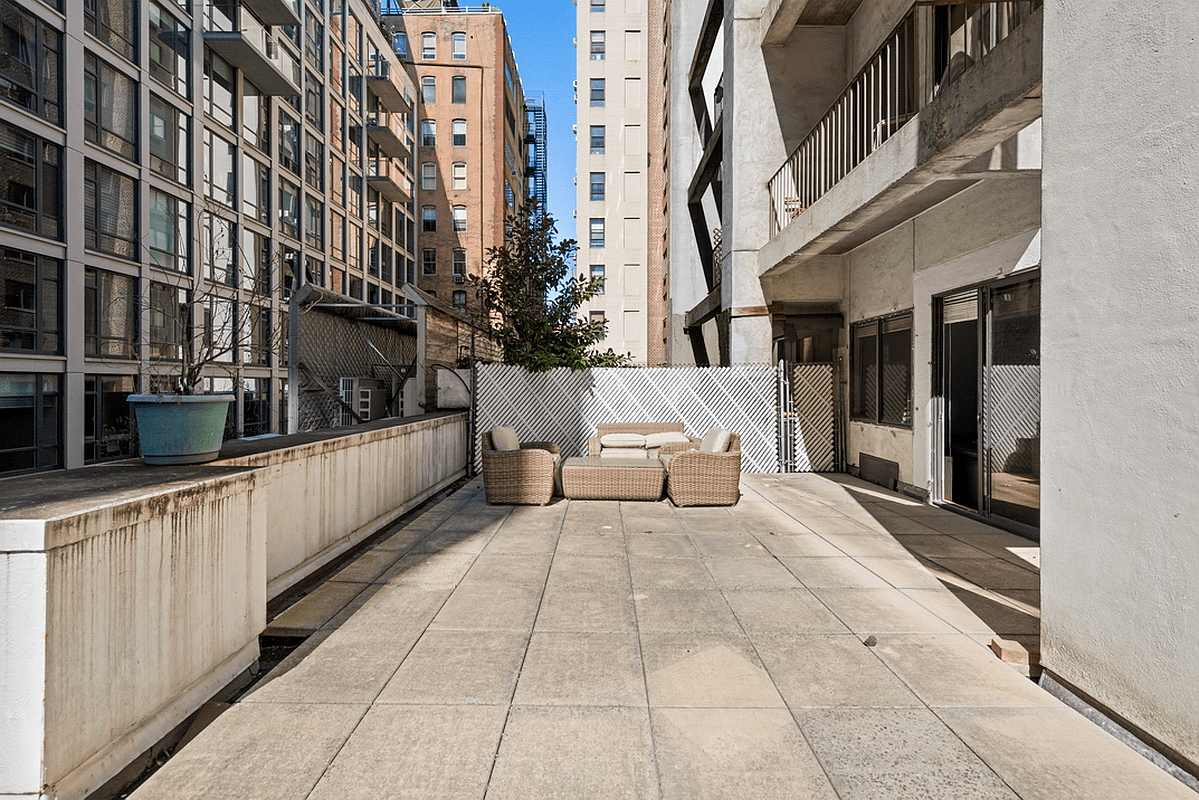 138-140 W 23rd St #2C