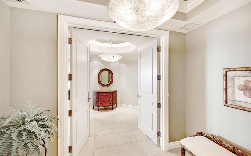 2050 Benjamin Franklin Drive Unit: B903