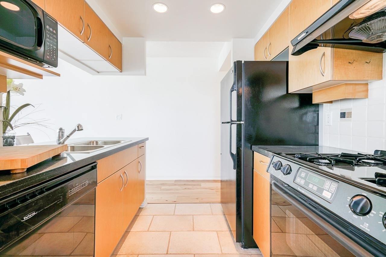 3205-1199 Marinaside Crescent, Vancouver