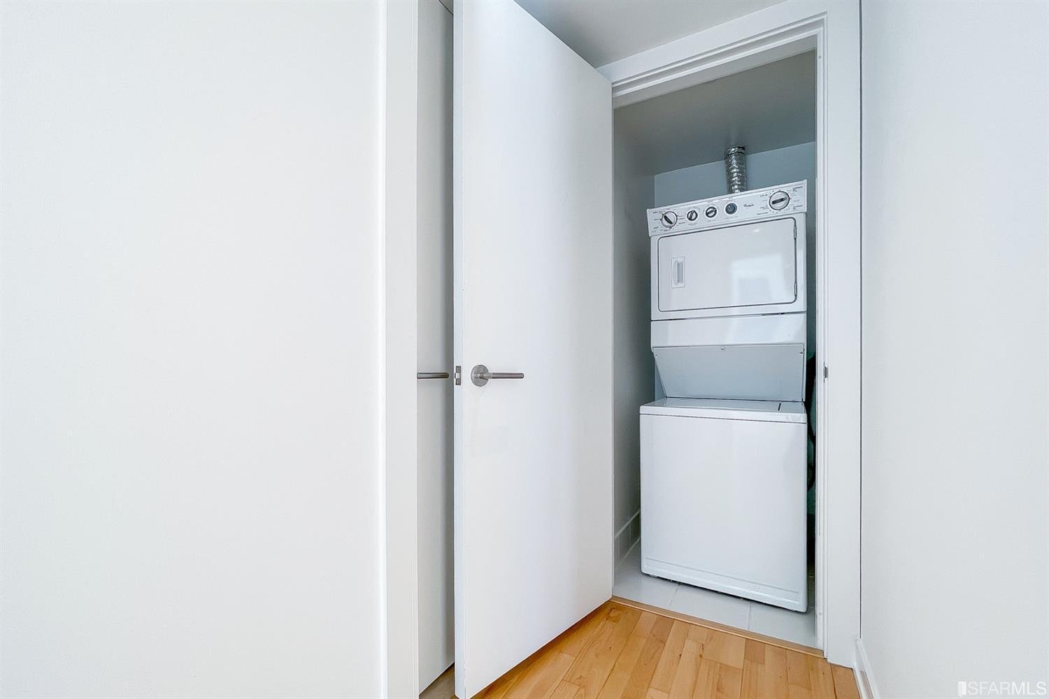301 Mission Street Unit: 19H
