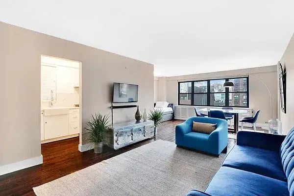 301 E 63rd Street Unit: 8B