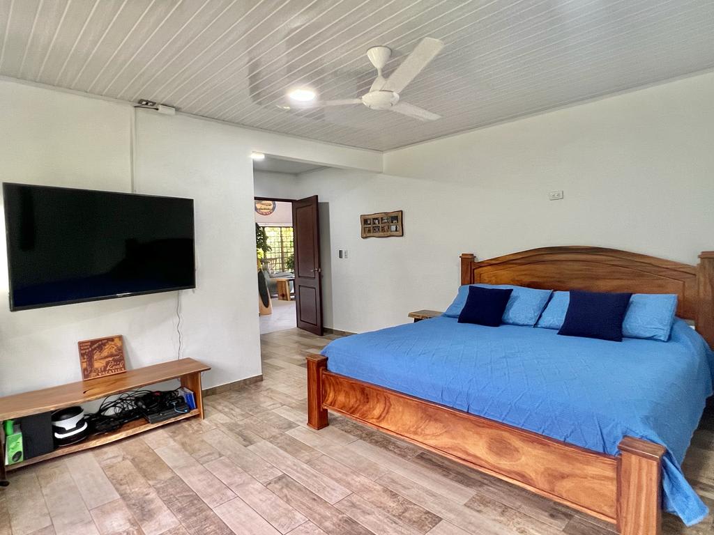 Quepos Surf House with Private Pool