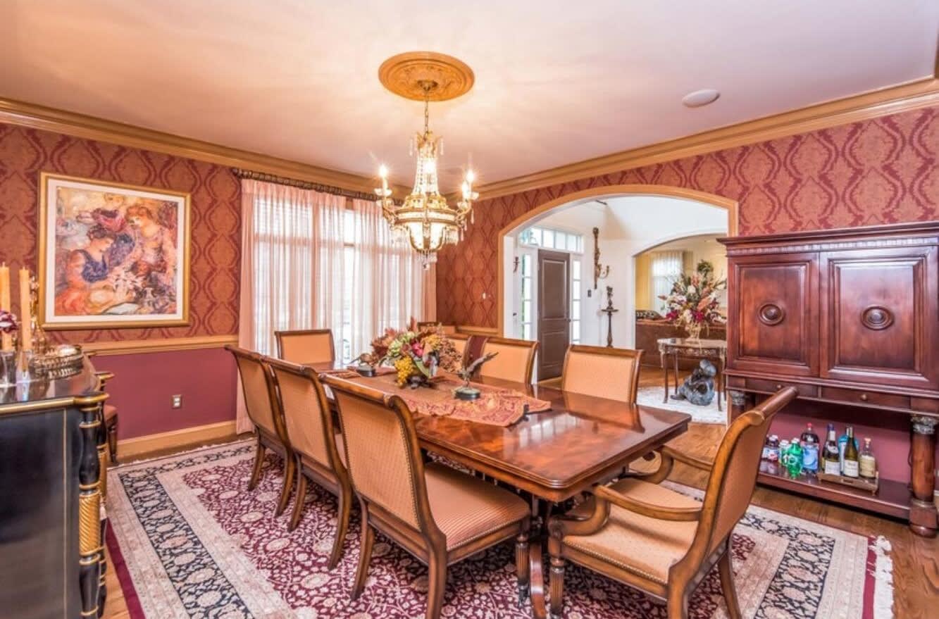 109 Laurier Pl