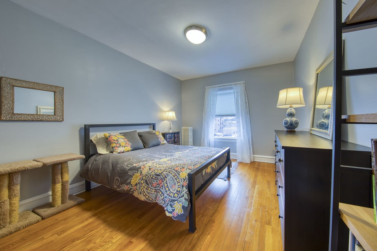 2015 W FARRAGUT Ave #3