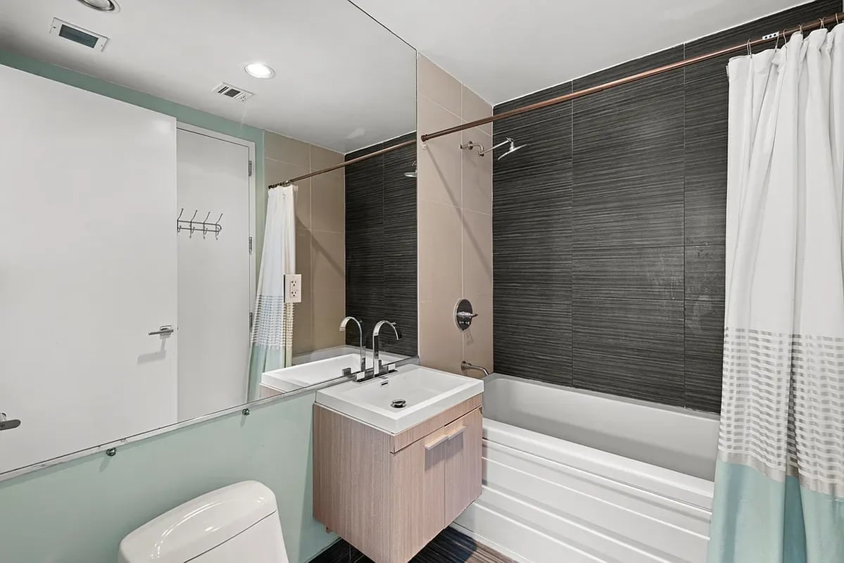  319 Greene Ave #4B 