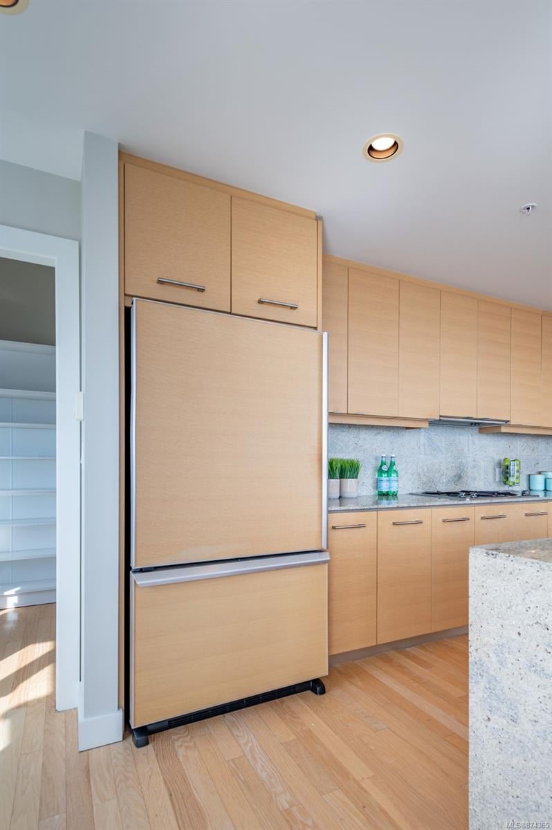 709-9809 Seaport Pl