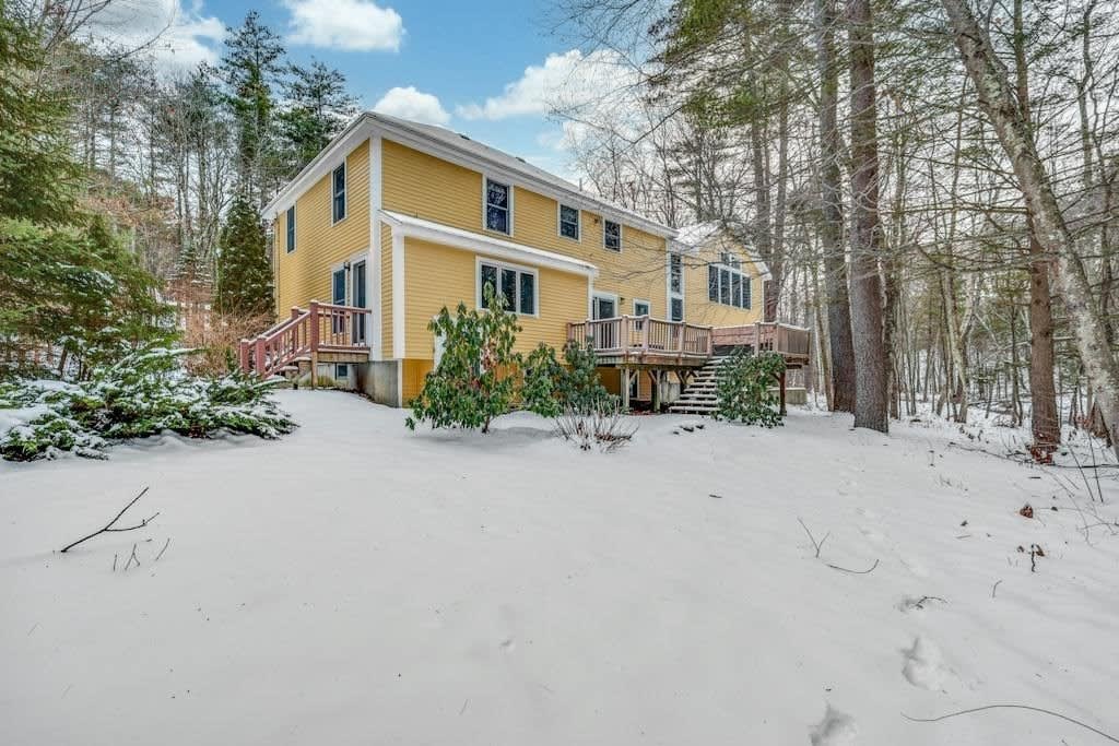 1010 Flat Hill Rd