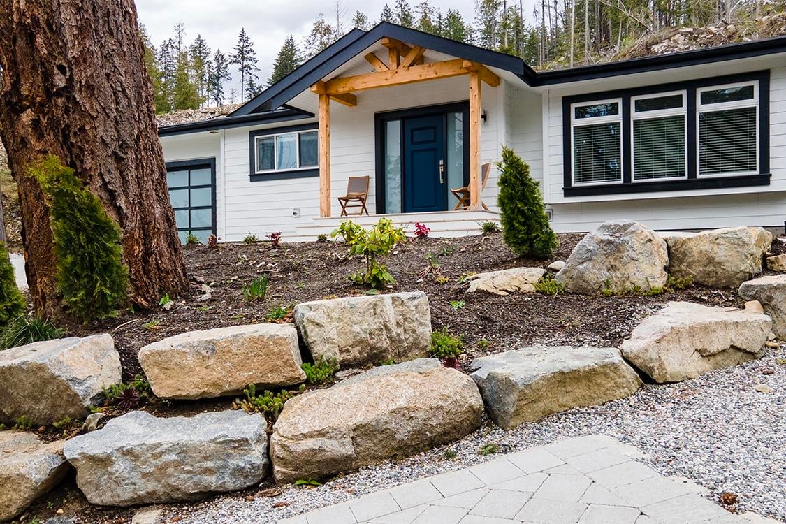 5758 Sargeant Bay Heights Rd