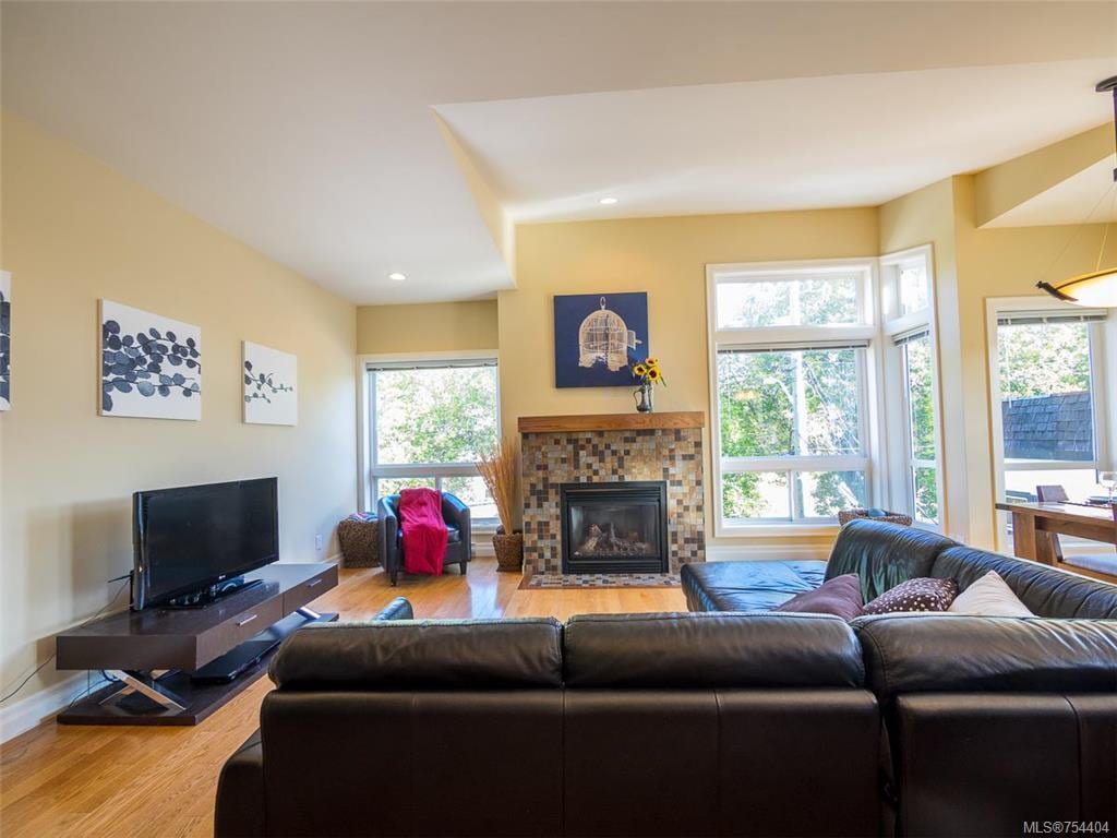 1-1827 Fairfield Rd
