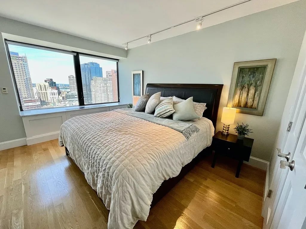 65 E India Row #37GH