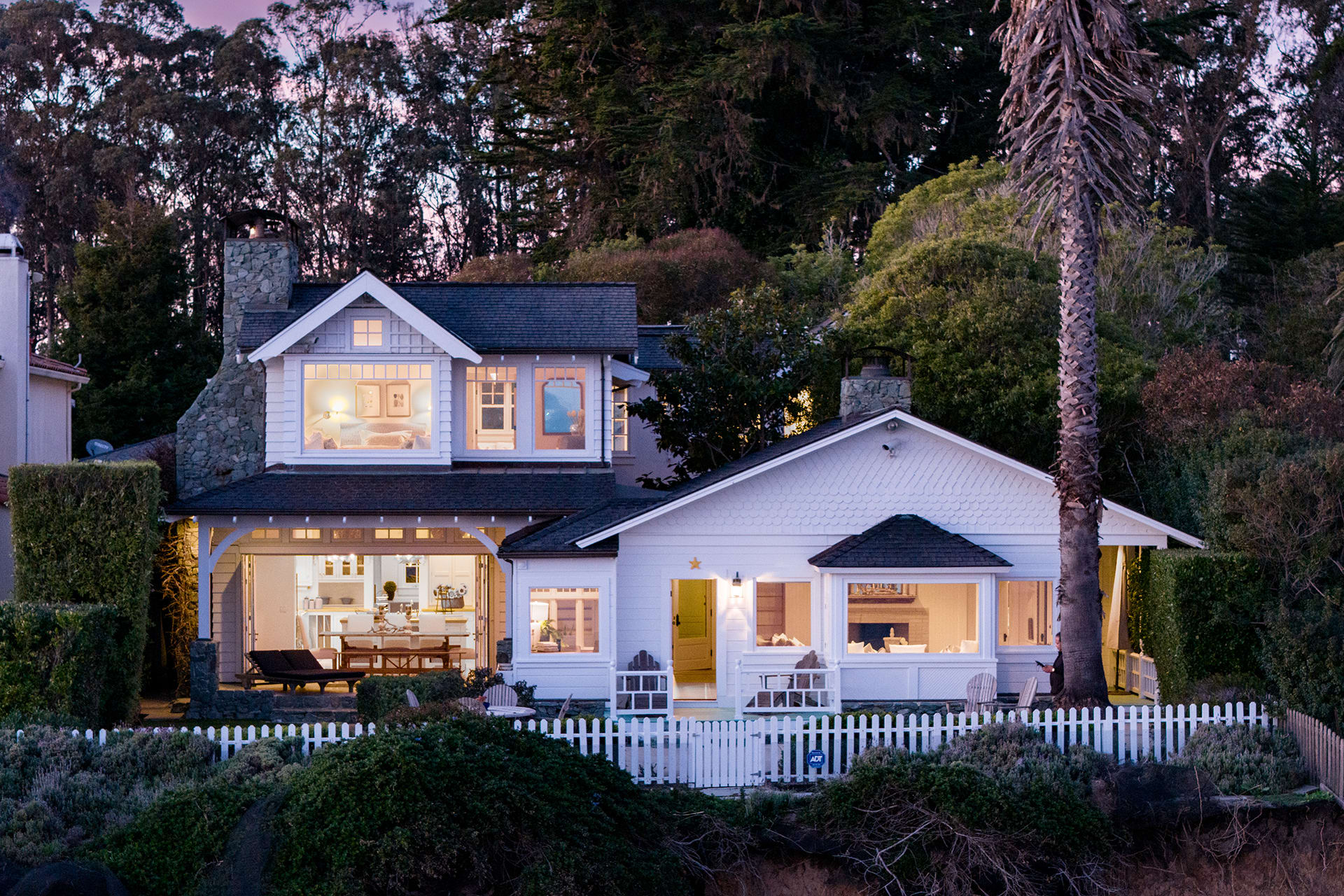 Luxurious Oceanfront Living - 106 Livermore Avenue