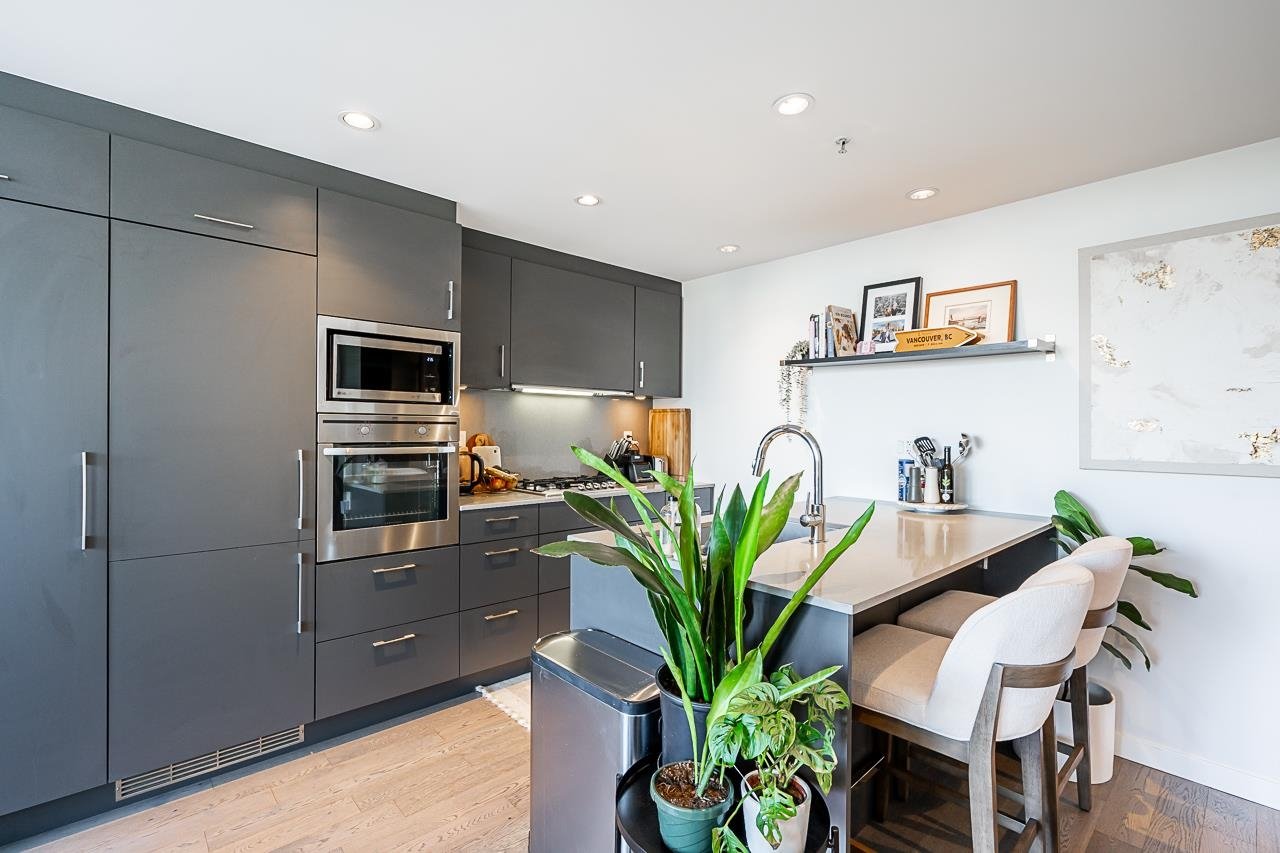 304-728 W 8th Ave