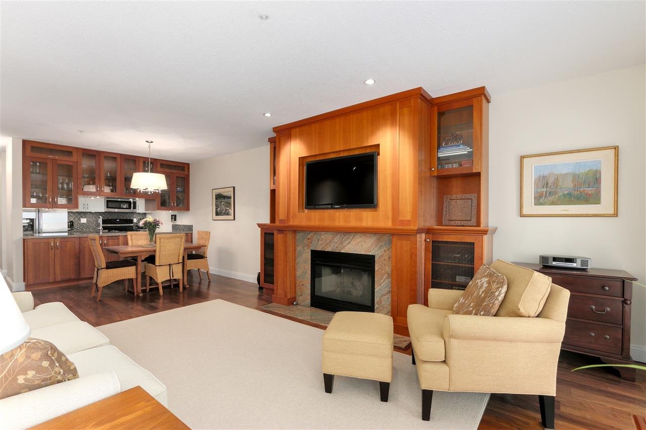 103-2202 Marine Dr