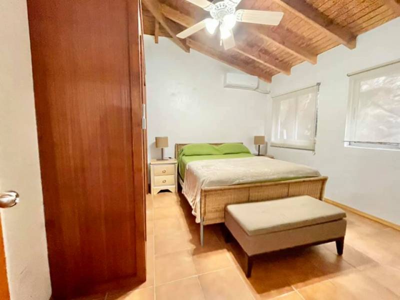 587 Lambert Beach Villa 3 Bed