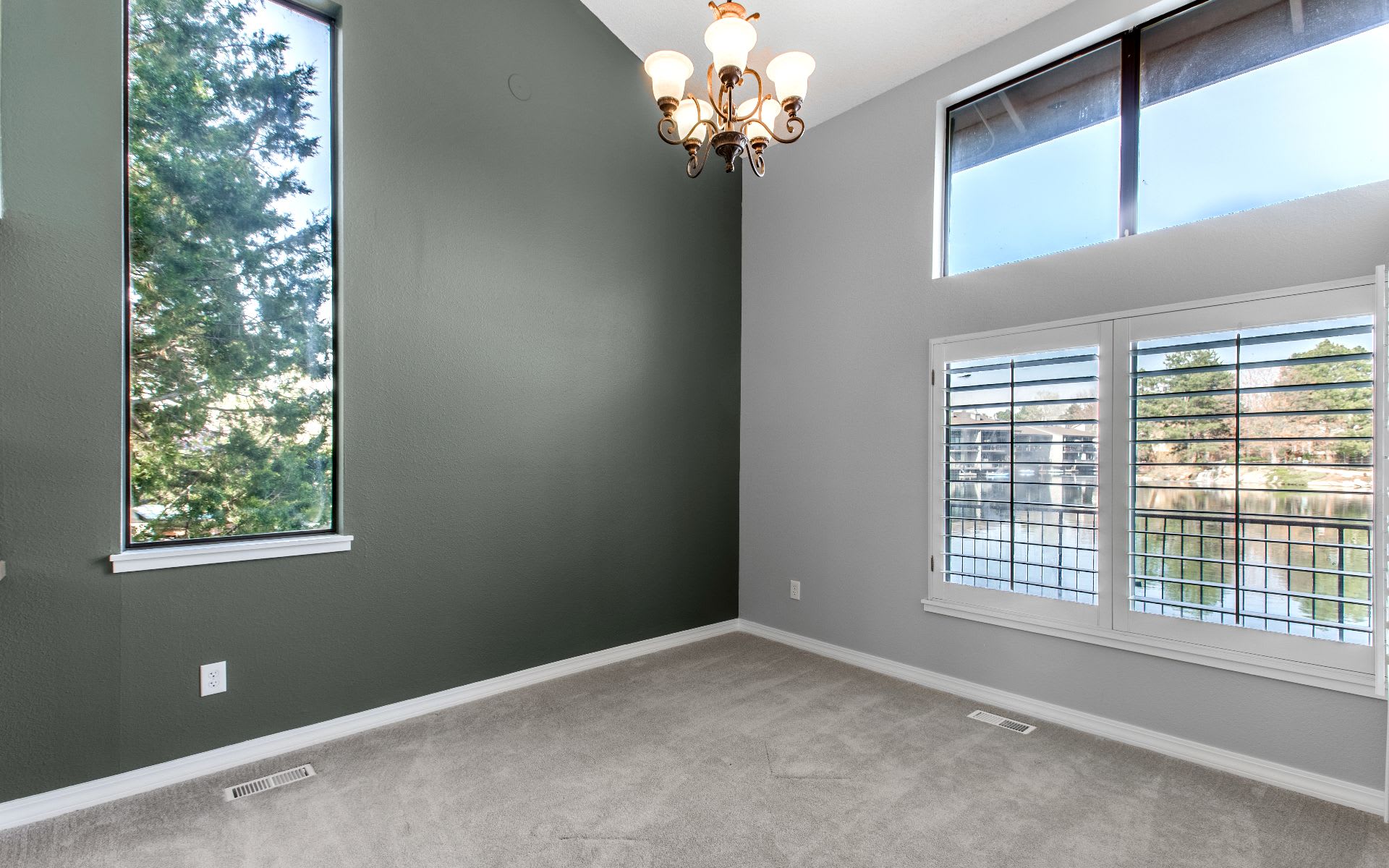 9866 E Maplewood Circle