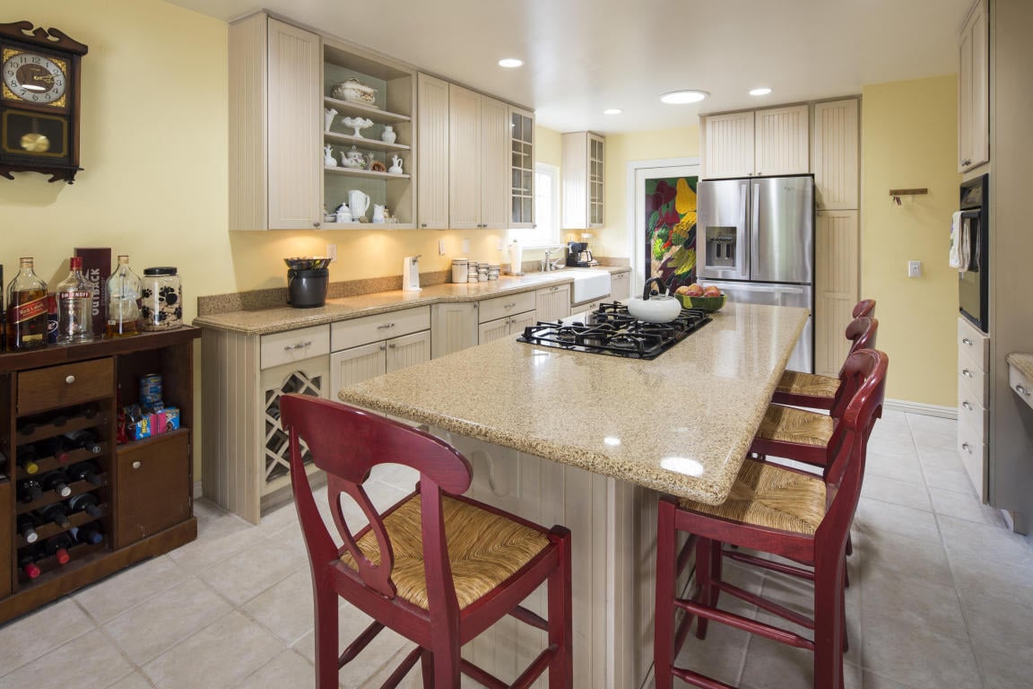 22 San Dimas Ave
