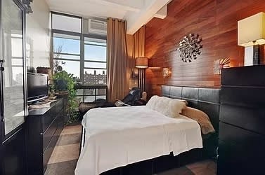 970 Kent Ave Unit: 502
