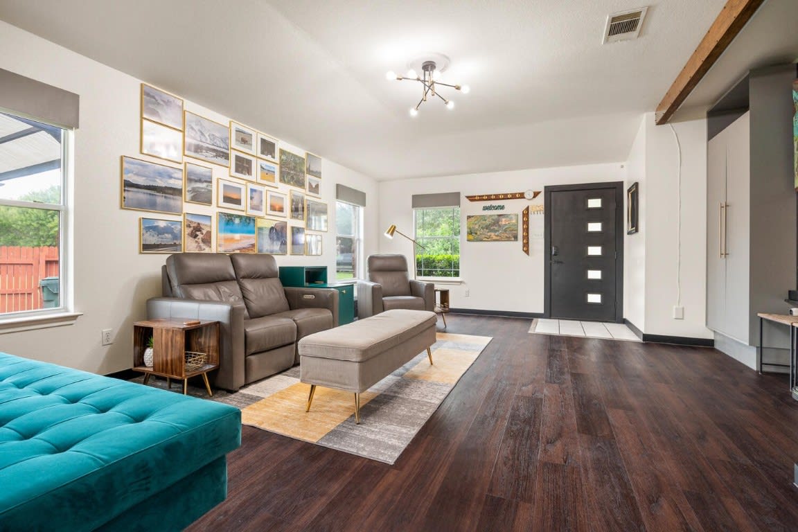 107 Western Cv