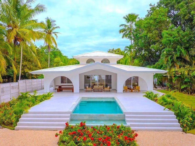 Casa Cinco Palmas, Oceanfront Paradise