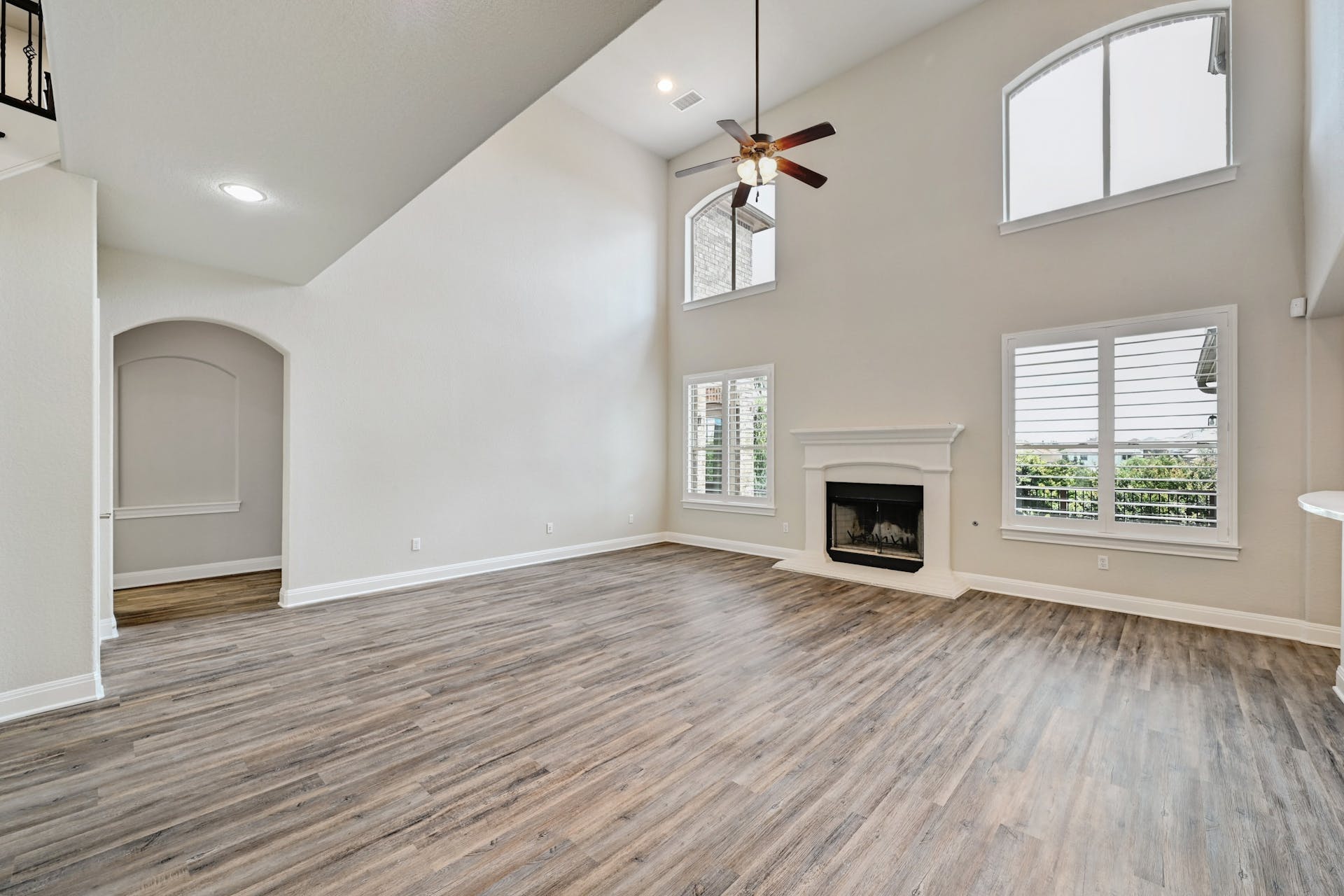 Stunning 5-Bedroom Luxury Home with Breathtaking Hill Country Views in Gated Community! | Short Walk to Lake Travis H.S. | Resort-style Amenities
