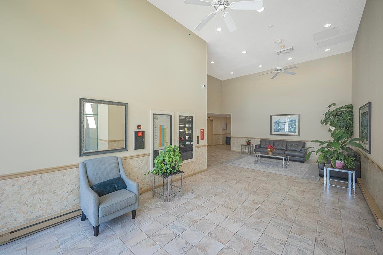907-6611 Southoaks Cres