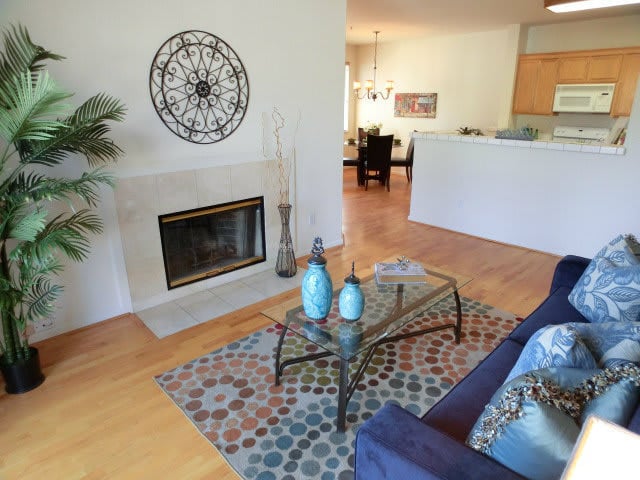 250 Santa Fe Terrace #319
