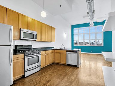689 Myrtle Ave Apt: 4B