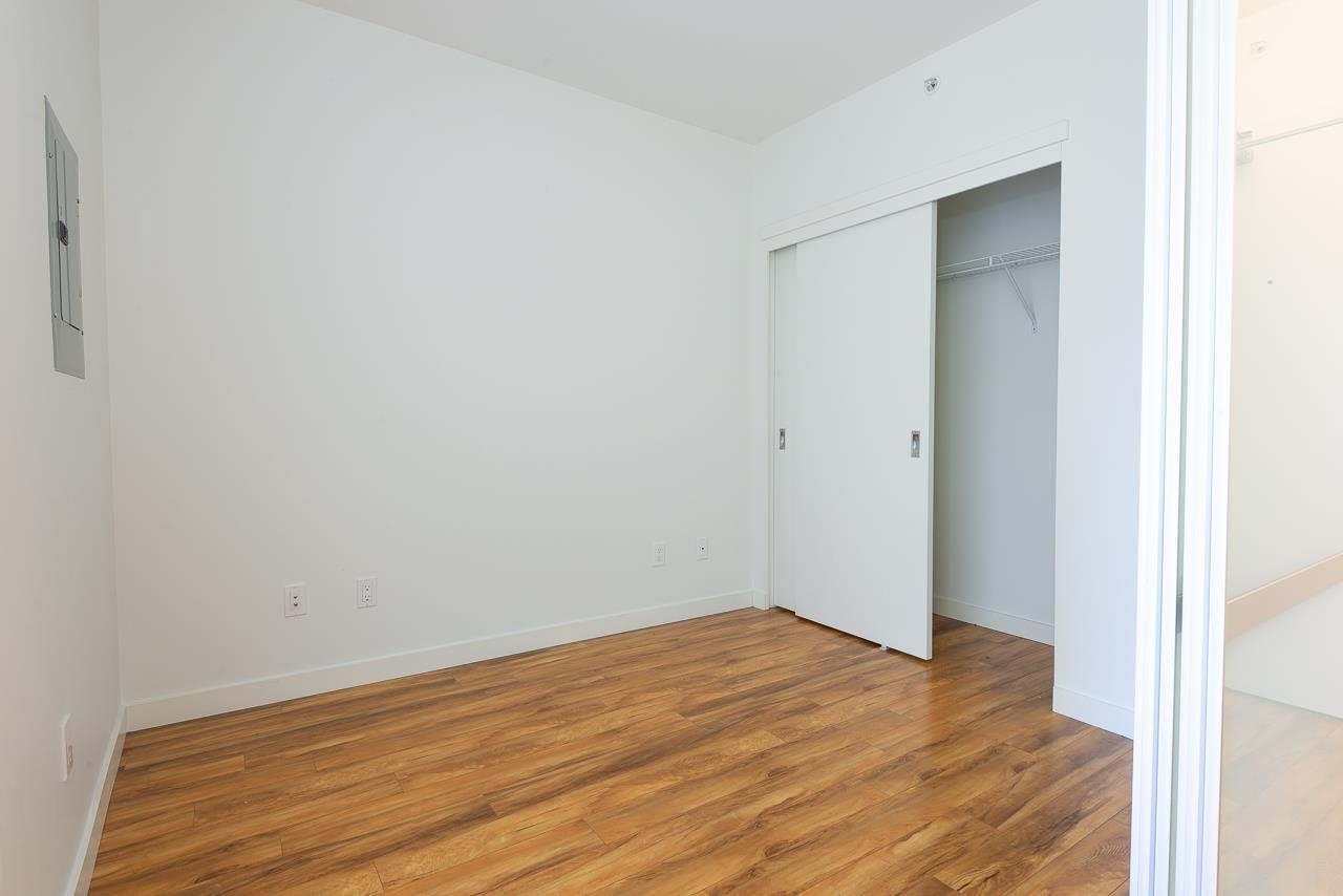 309-289 E 6th Ave