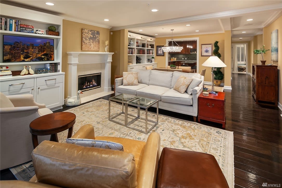 1331 Harbor Avenue SW Unit: 203