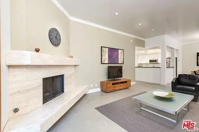 11755 Montana Ave APT 106