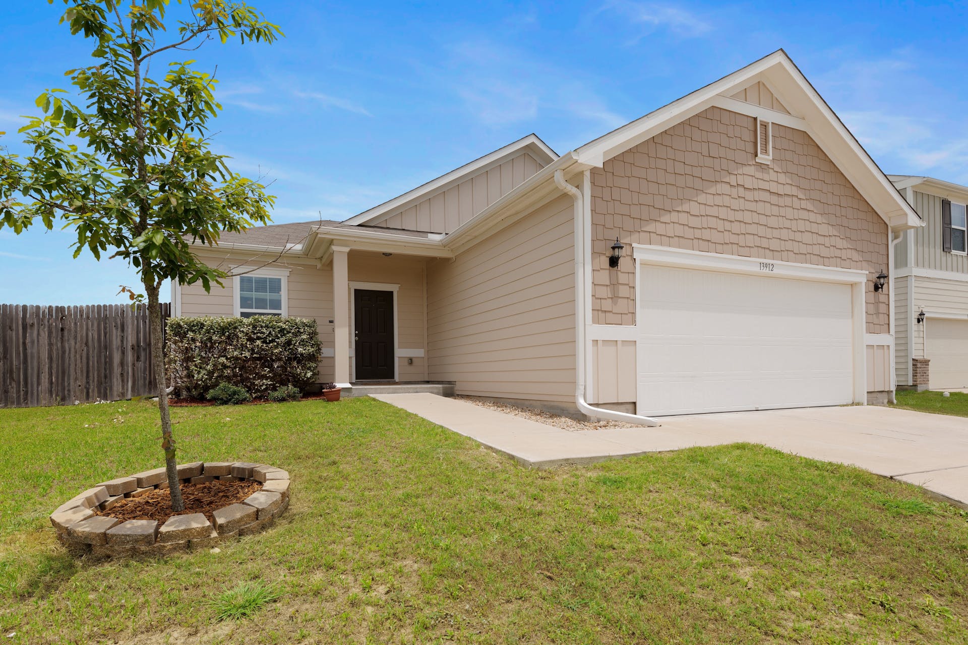 13912 Mark Christopher Way, Manor