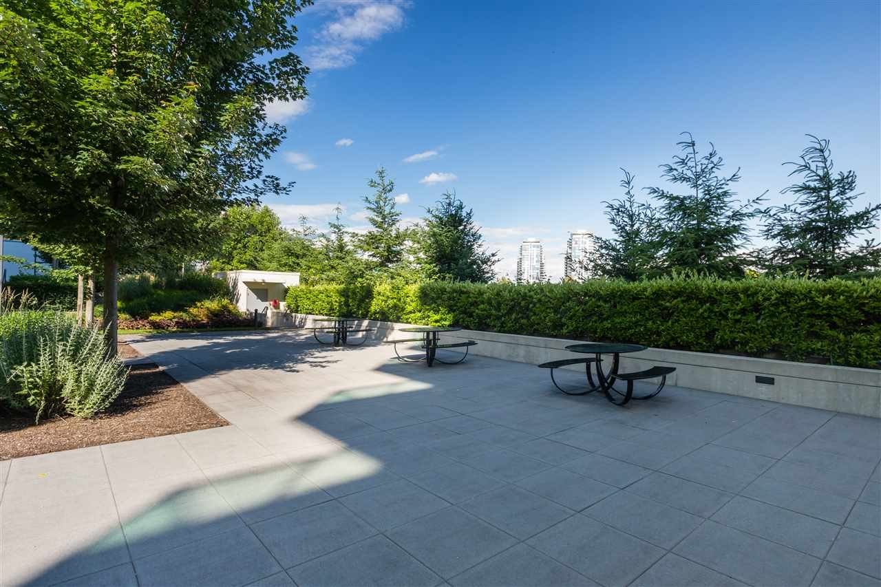 2401-2232 Douglas Rd