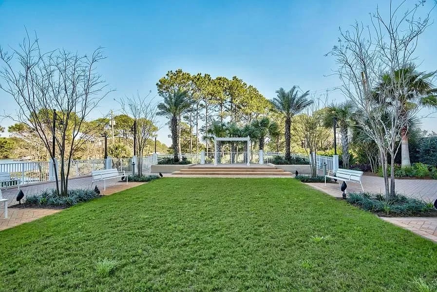 9860 S Thomas Drive Unit 1015