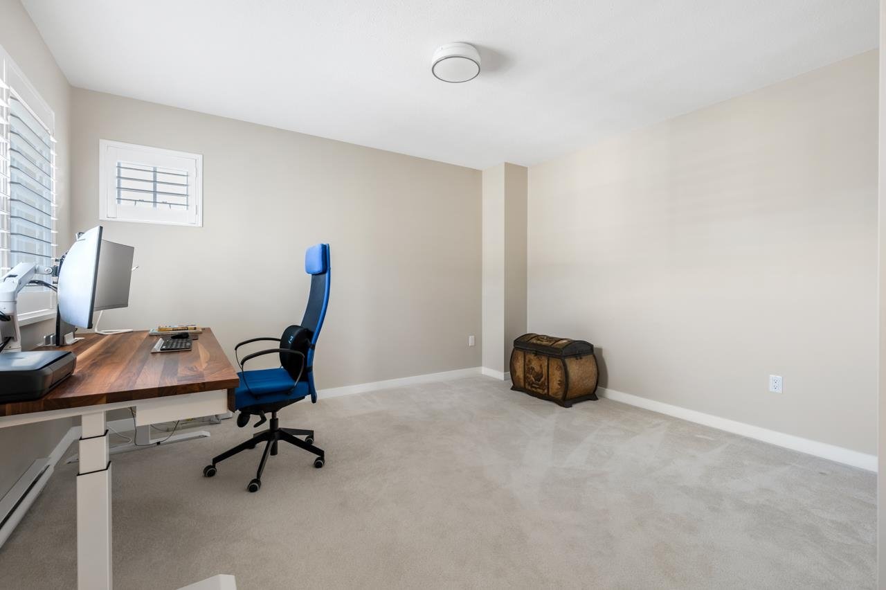 5-10500 Delsom Cres