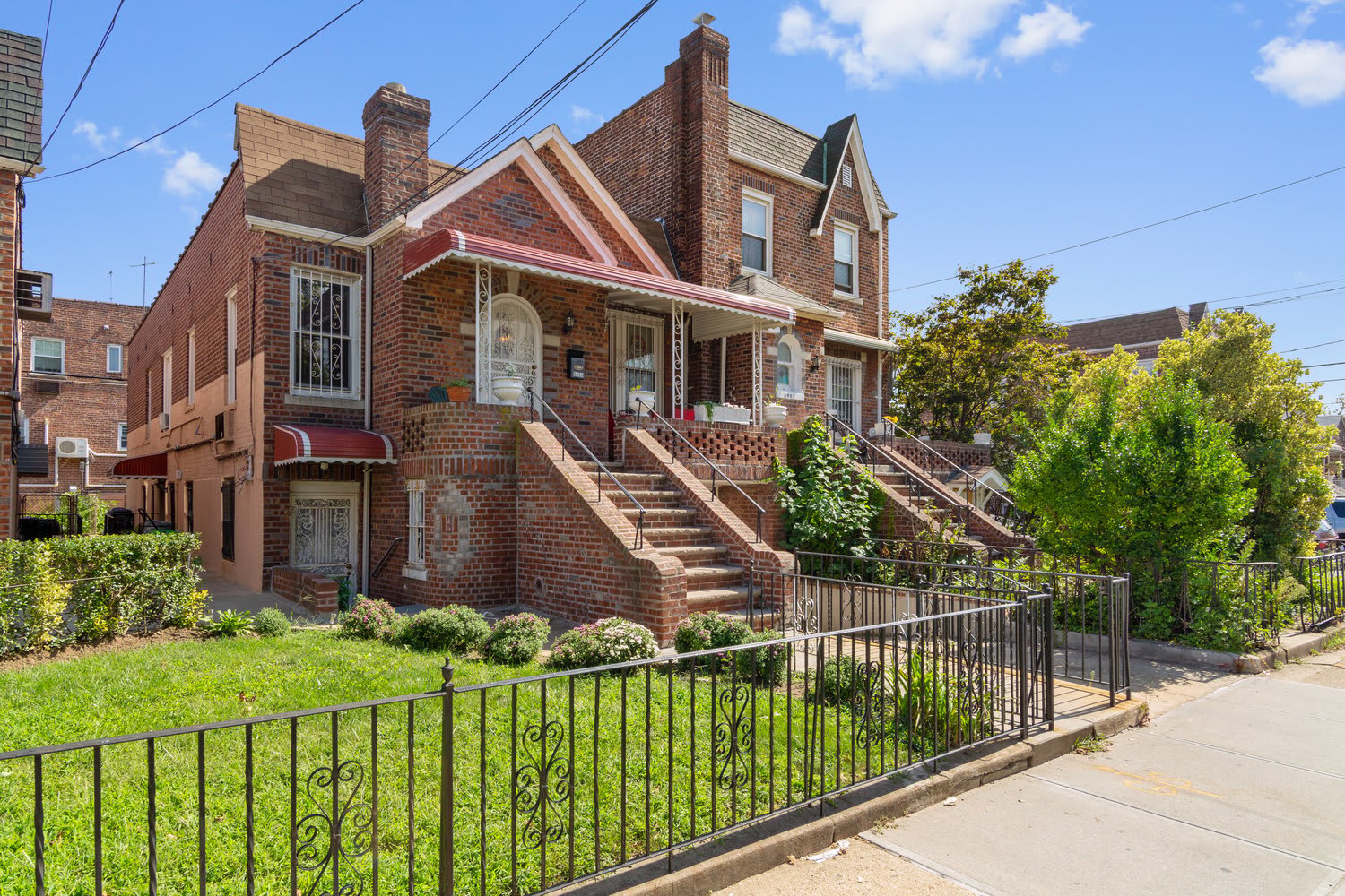 8904 Ave A 