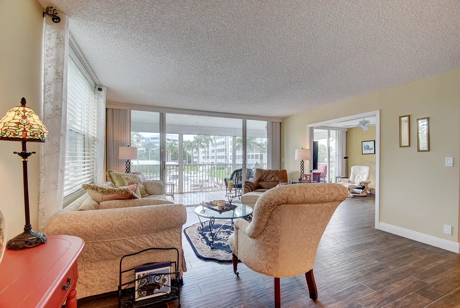 1 Harbourside Dr APT 4201