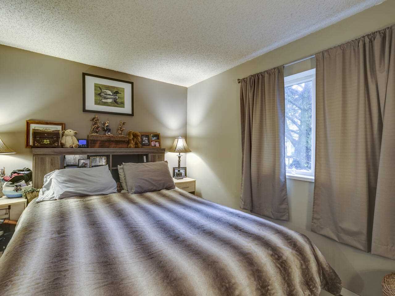 B108-40120 Willow Cres
