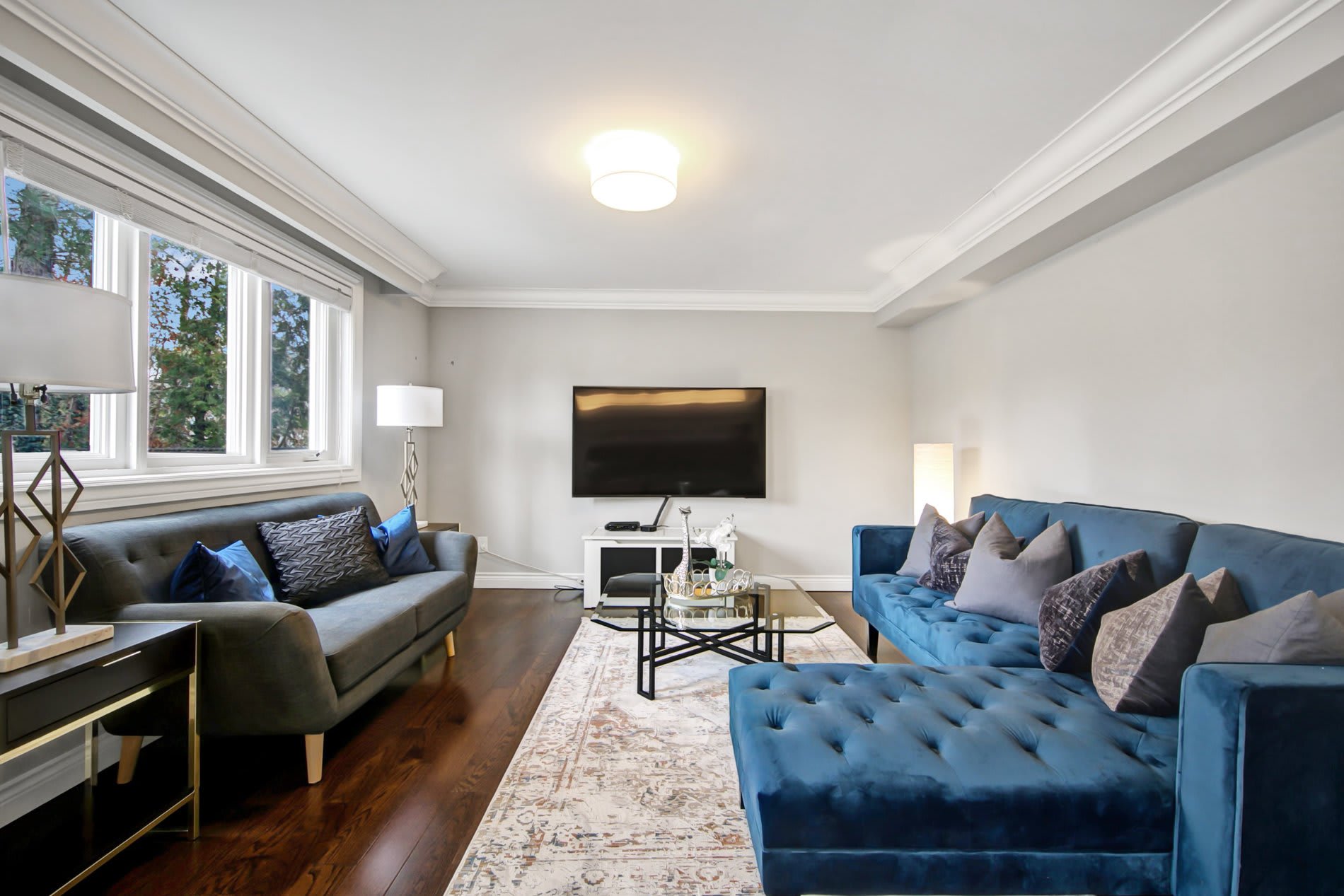 1274 Lorne Park Rd