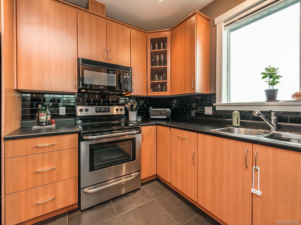 301-330 Waterfront Cres