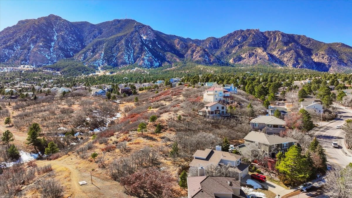 5105 Broadmoor Bluffs Drive