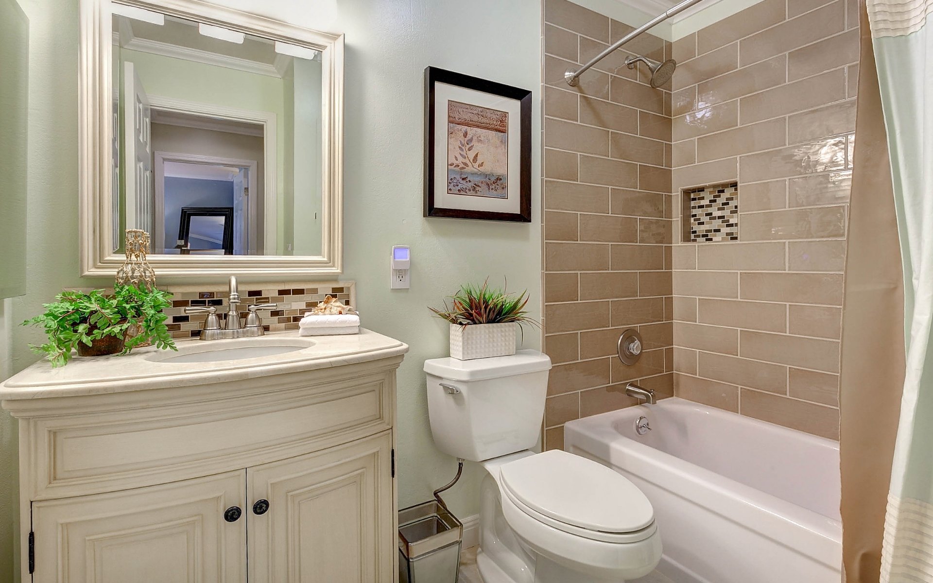 2564 Walnut Blvd, #107