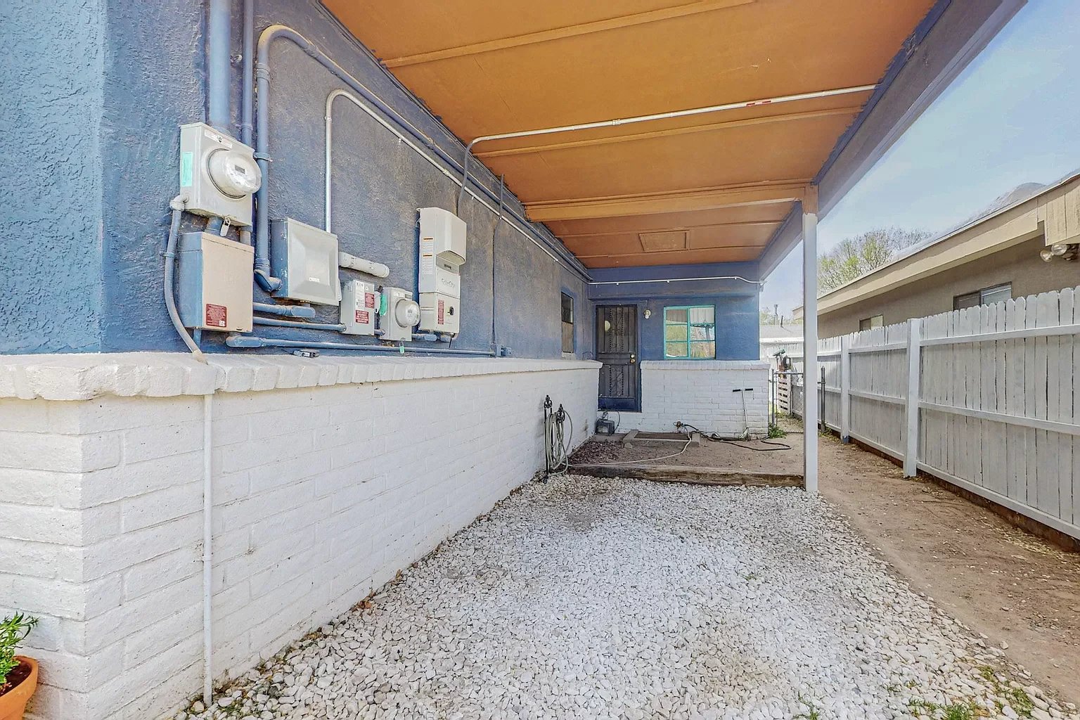 847 Arthur Dr SW