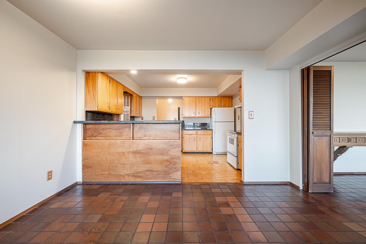 3898 Southridge Ave