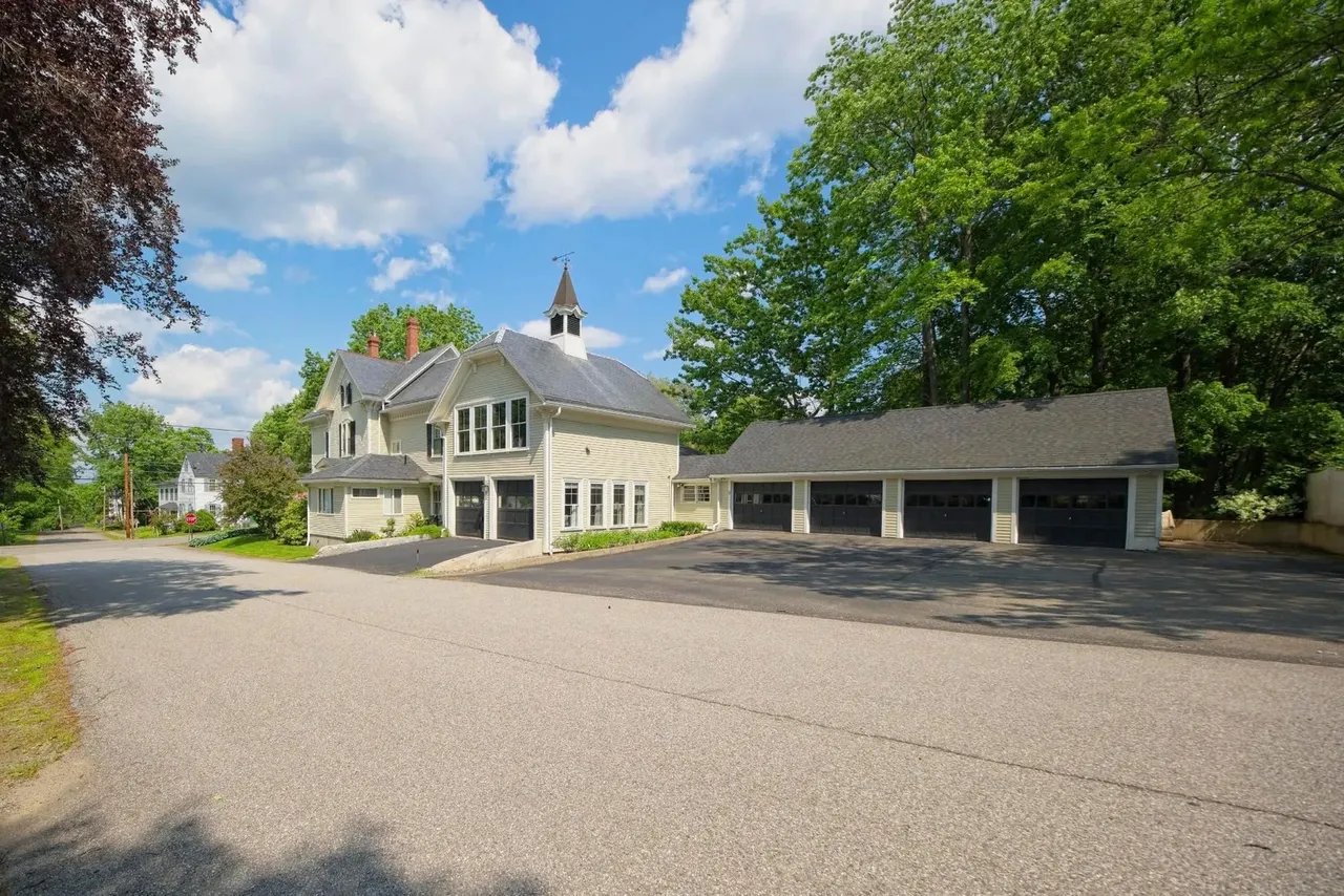 Homes with Garages Designed for the True Car Enthusiast