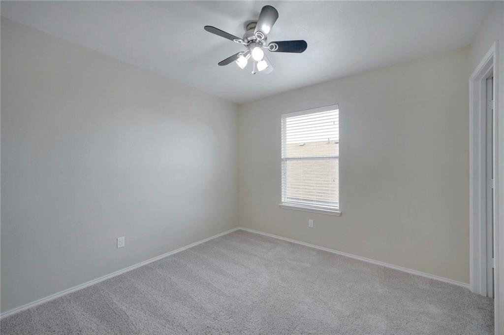 305 Moorhen Ln