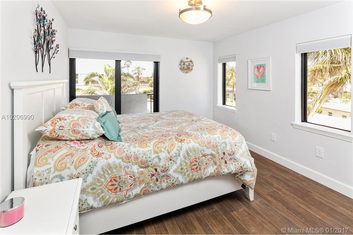 1223 Hillsboro Mile, #9